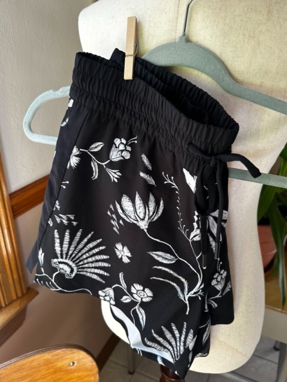 Athleta Shorts, Black and White Floral Print, Like New, 12